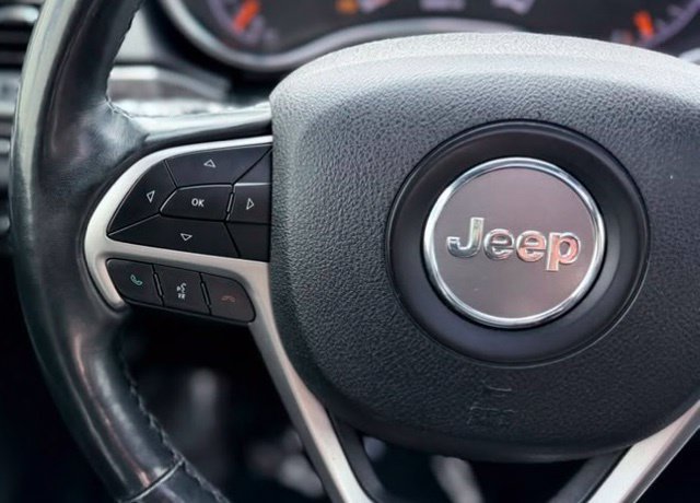 Used 2018 Jeep Grand Cherokee Limited AWD/4WD image 33