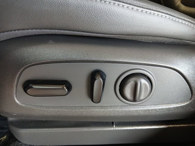 Used 2023 Buick Encore GX Essence w/ Experience Buick Package FWD image 6