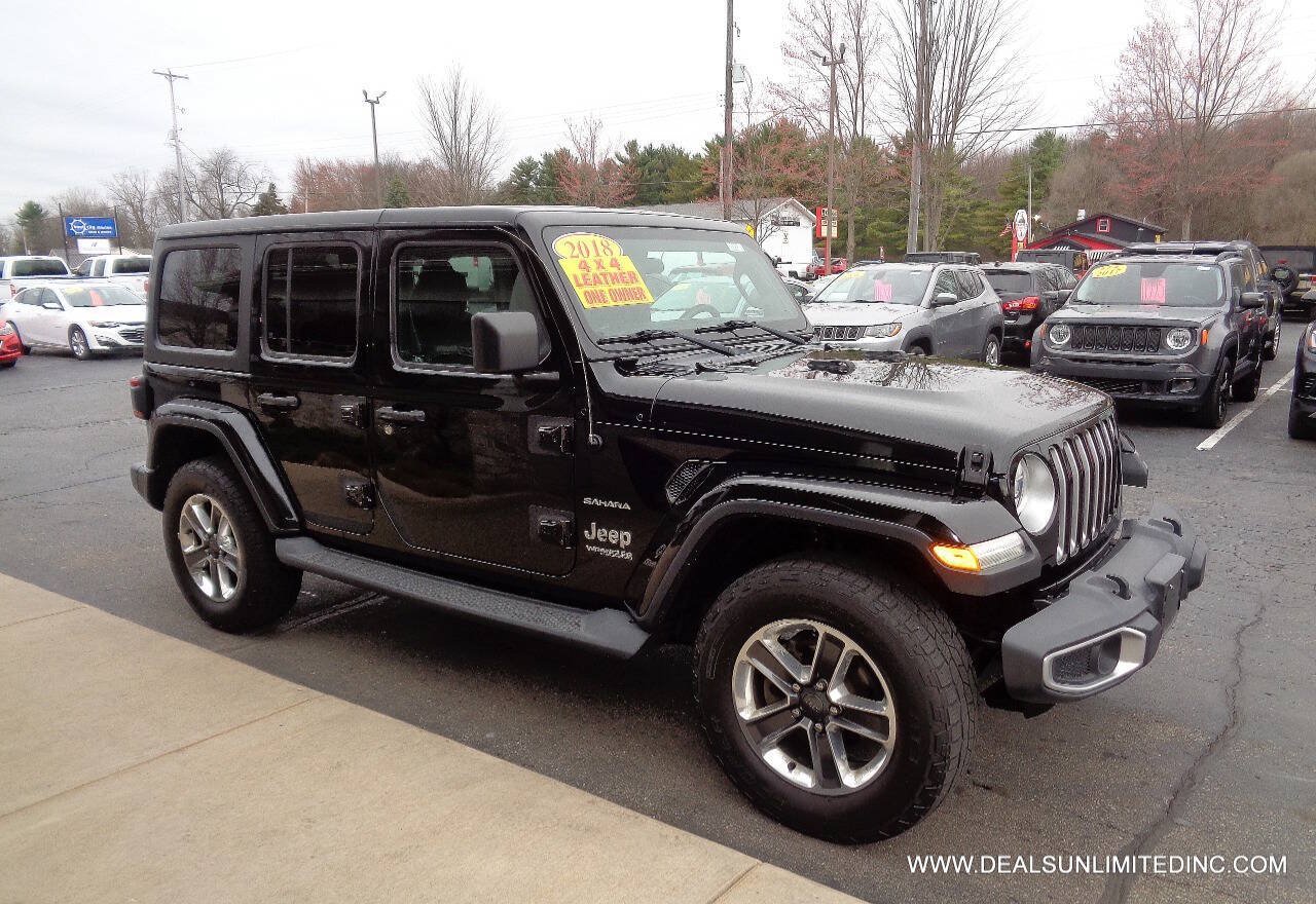 Used 2018 Jeep Wrangler Unlimited Sahara AWD/4WD image 2