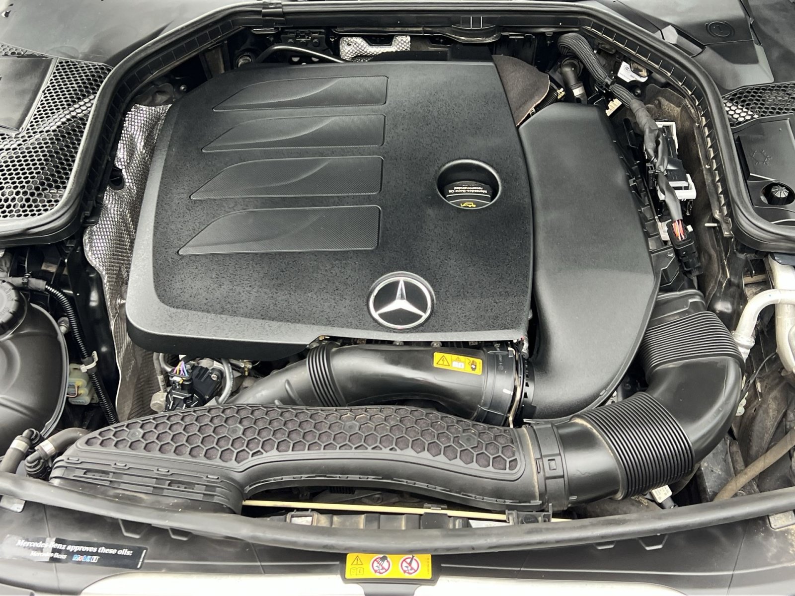 Used 2019 Mercedes-Benz C 300 4MATIC Sedan image 34