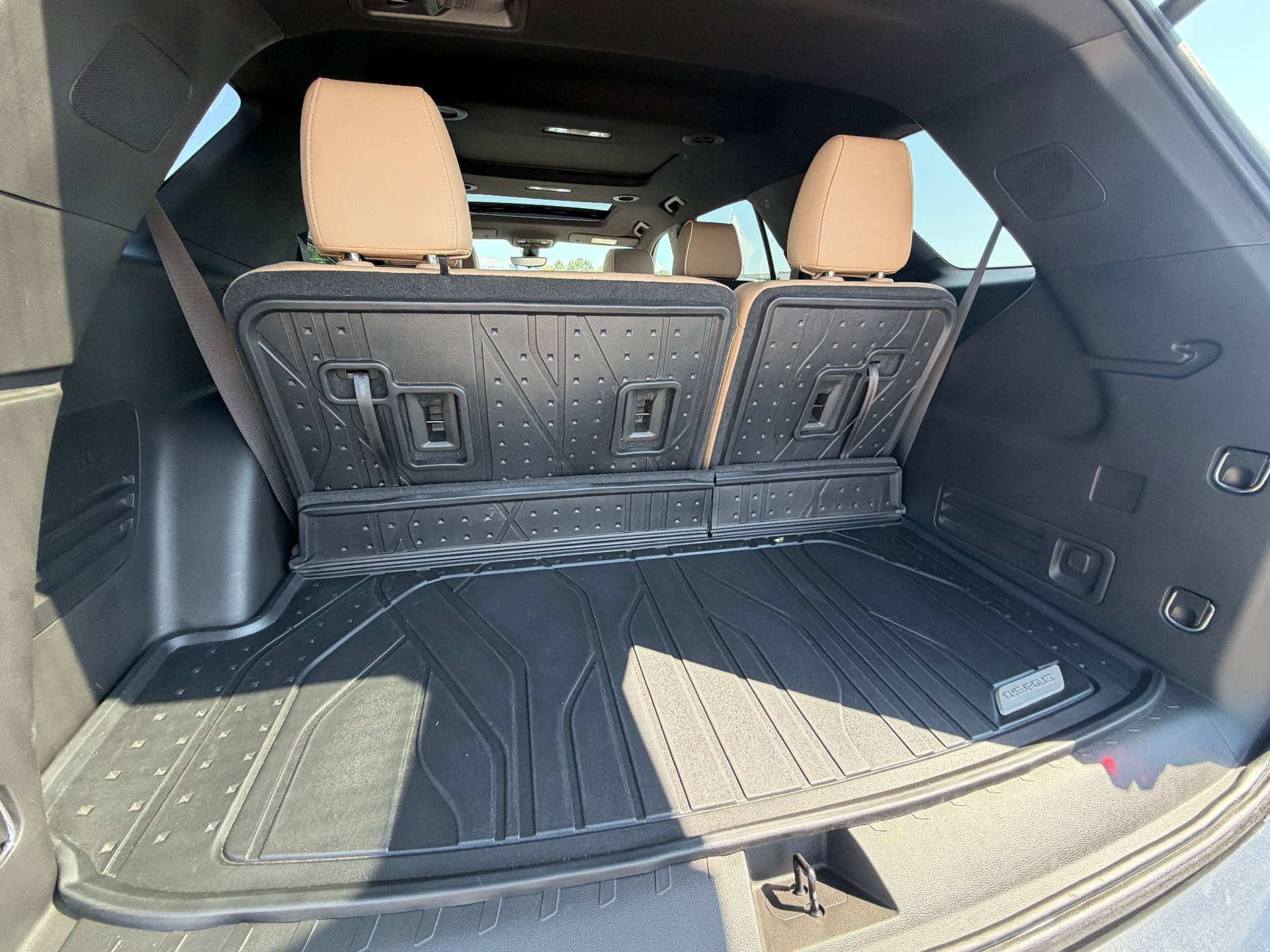 Used 2023 Chevrolet Traverse Premier w/ LPO, Floor Liner Package AWD/4WD image 14