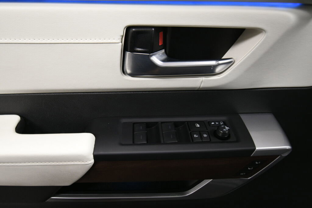 Certified 2024 Toyota Sequoia Capstone image 10