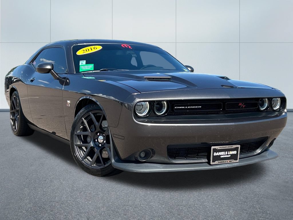 Used 2016 Dodge Challenger R/T Scat Pack w/ Leather Interior Group RWD image 30