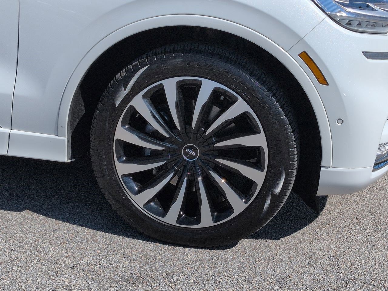 Certified 2023 Lincoln Aviator Black Label Grand Touring w/ Class IV Trailer Tow Package image 12