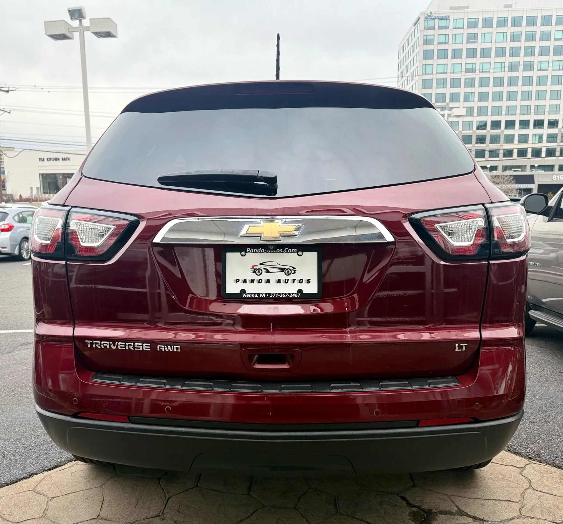 Used 2017 Chevrolet Traverse LT image 6