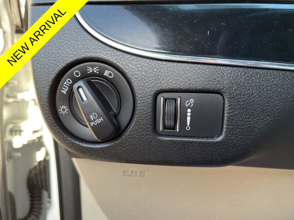 Used 2020 Dodge Grand Caravan SXT image 22