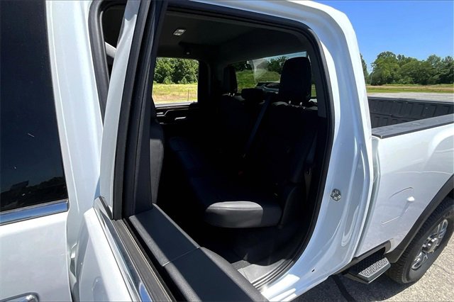 New 2025 GMC Sierra 2500 SLT image 10