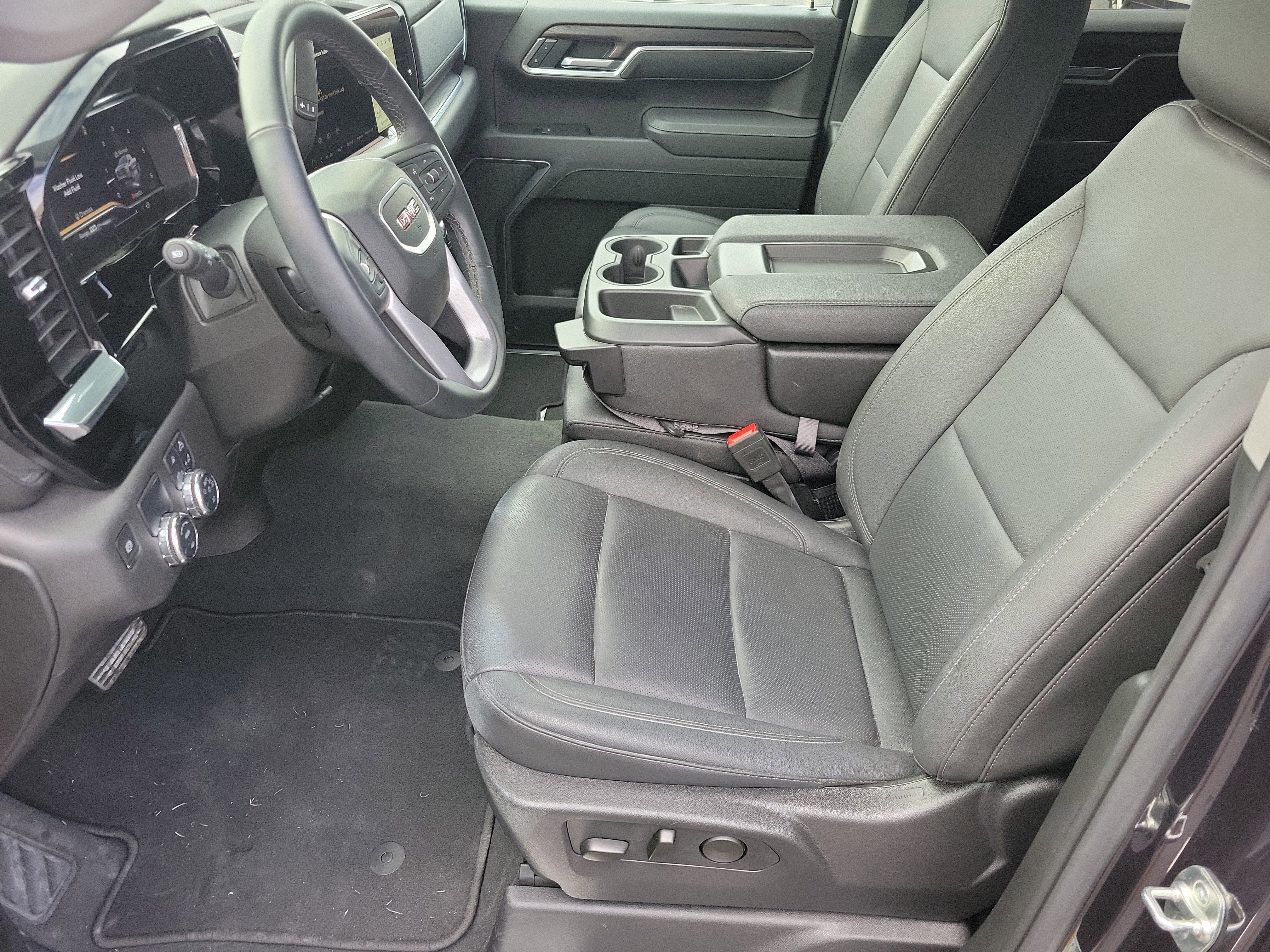 Used 2025 GMC Sierra 1500 SLT image 3