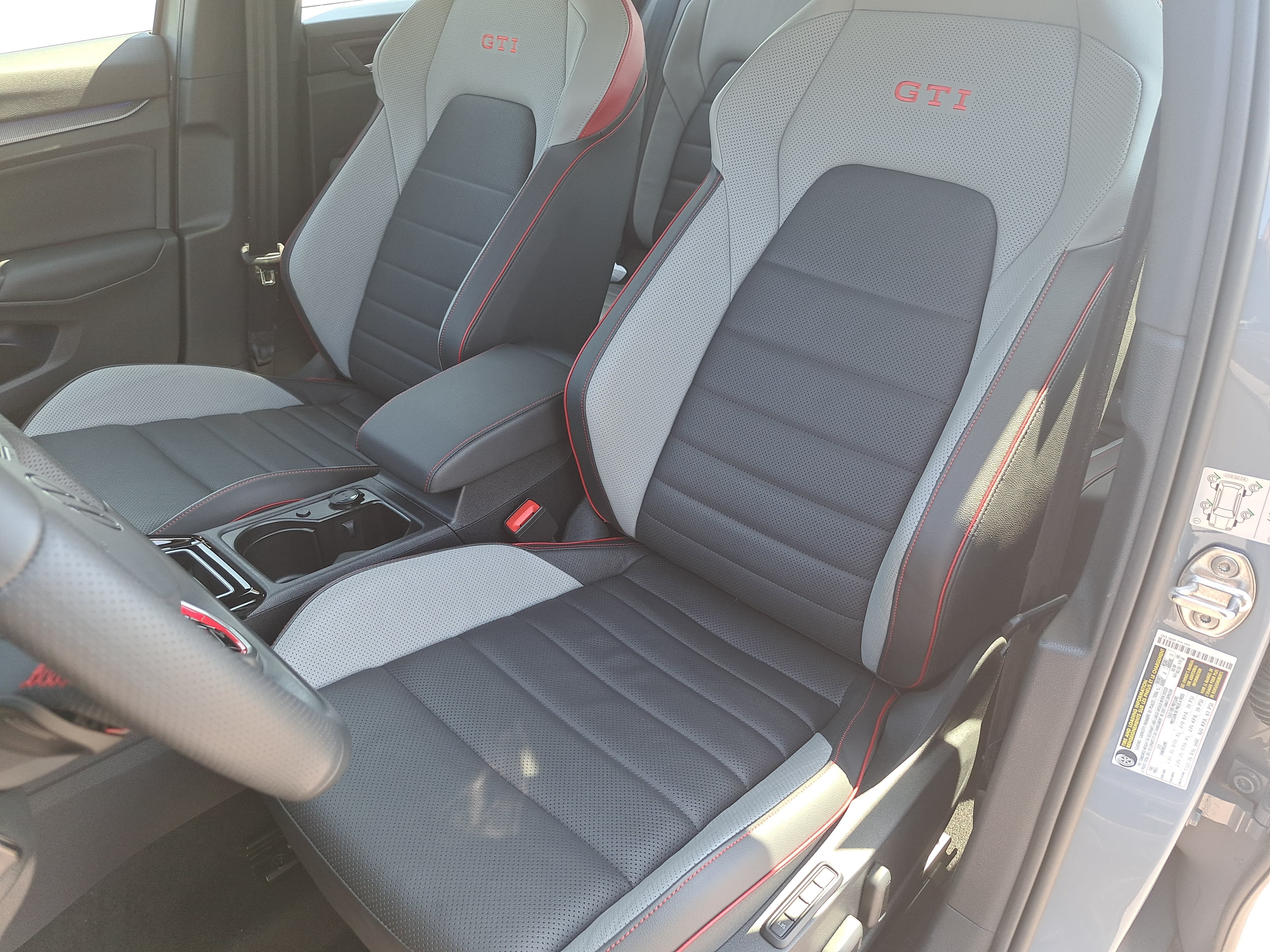 Certified 2025 Volkswagen GTI Autobahn FWD image 15
