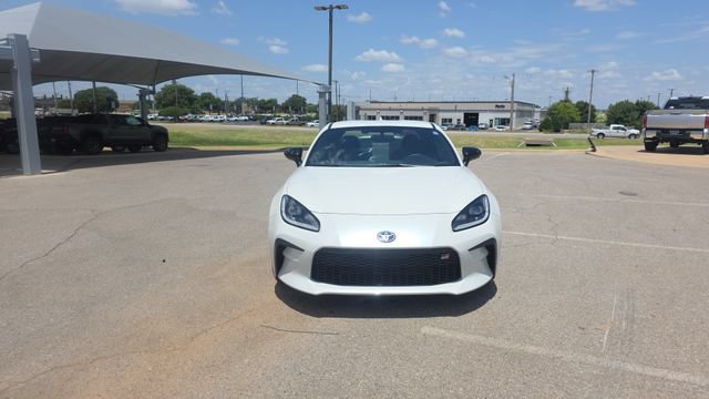 Used 2025 Toyota GR86 Premium RWD image 3