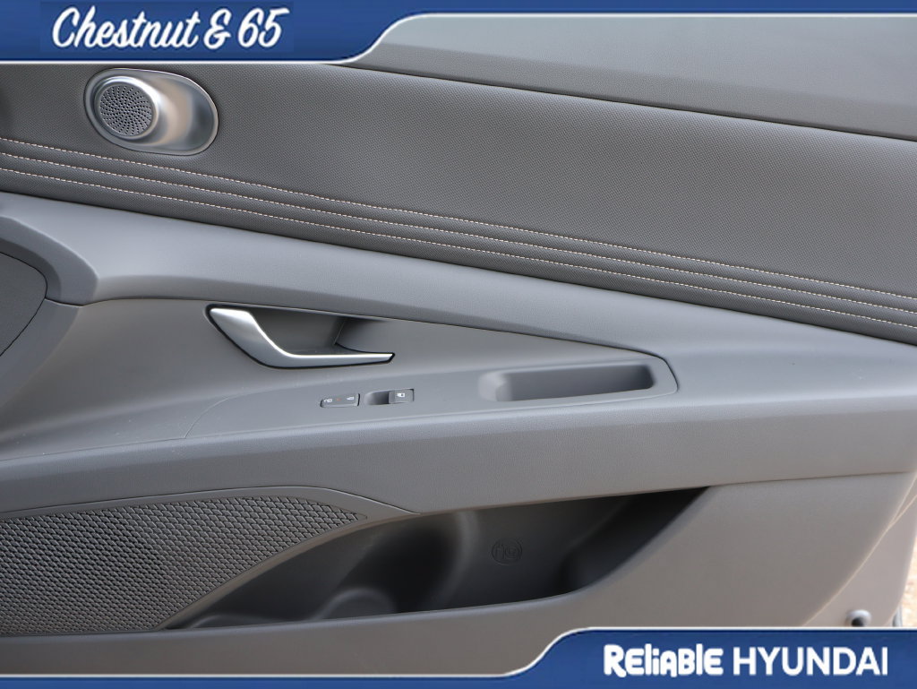 Certified 2025 Hyundai Elantra Sport FWD image 8