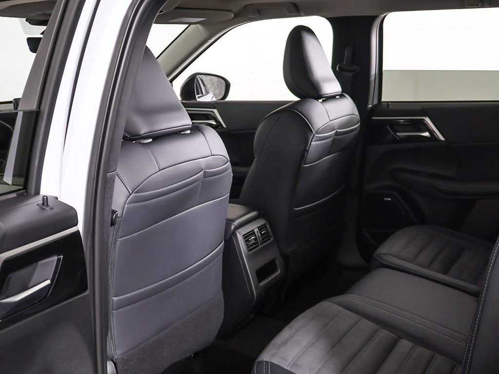 New 2025 Mitsubishi Outlander Trail Edition image 32