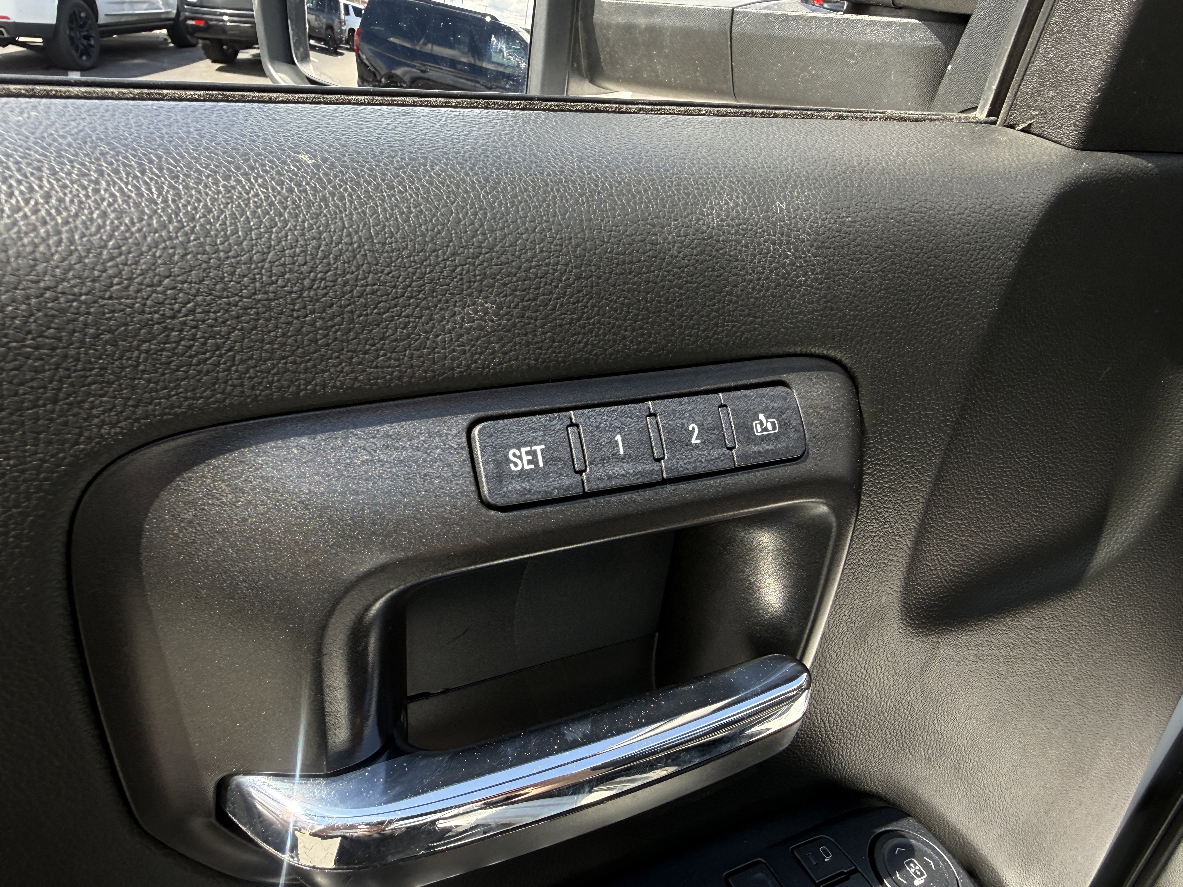 Used 2019 GMC Sierra 2500 SLT w/ All Terrain HD Package AWD/4WD image 13