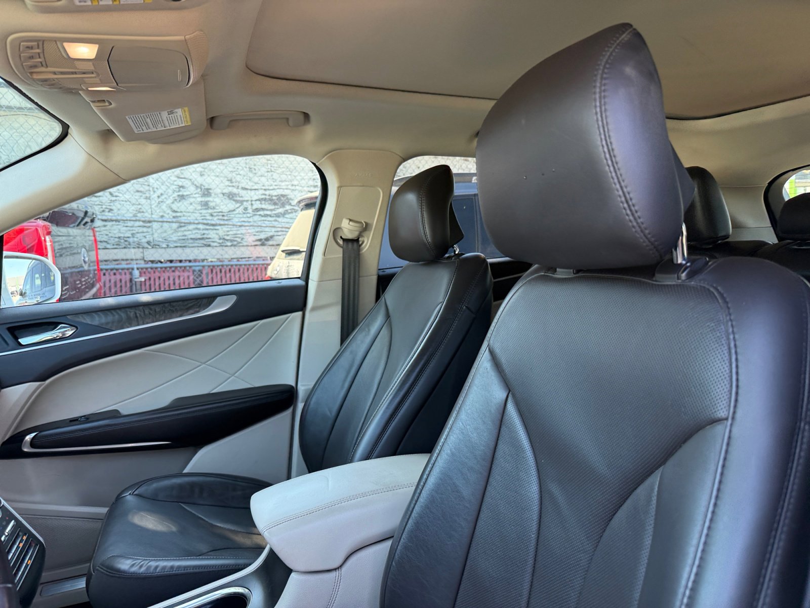 Used 2019 Lincoln MKC Reserve image 17