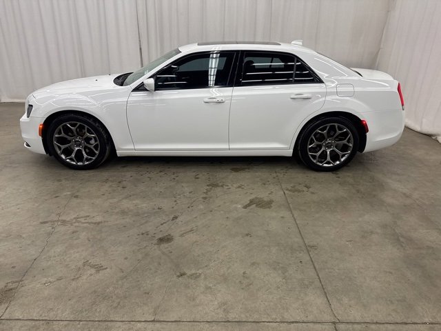 Used 2015 Chrysler 300 S image 34