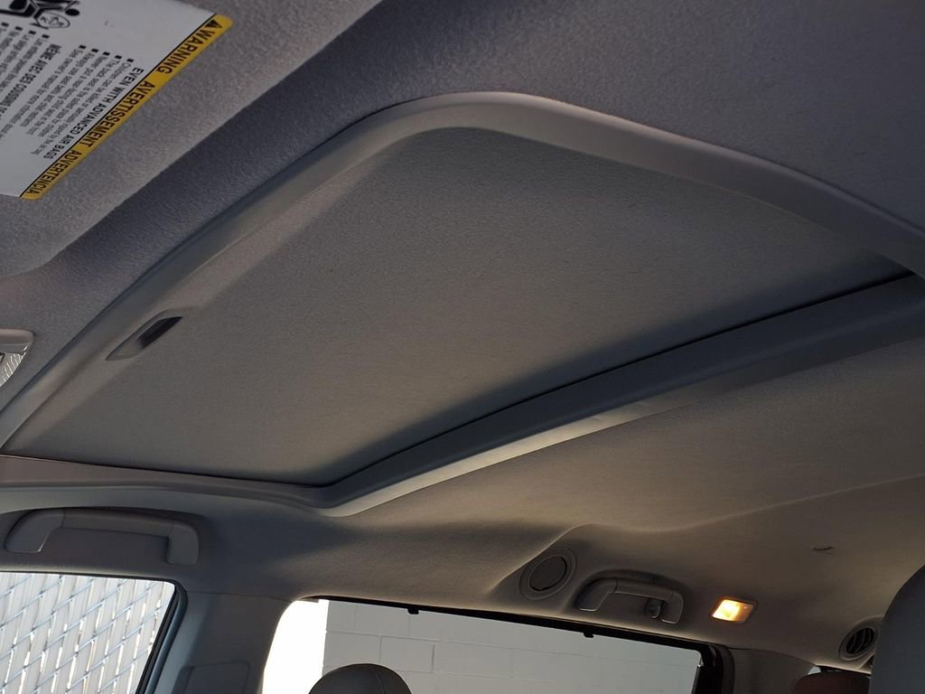 Used 2013 Toyota Sienna XLE FWD image 15