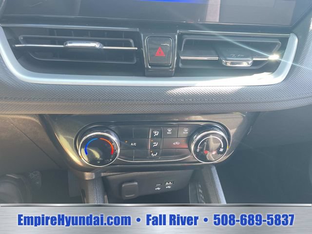 Used 2025 Chevrolet TrailBlazer LT AWD/4WD image 23