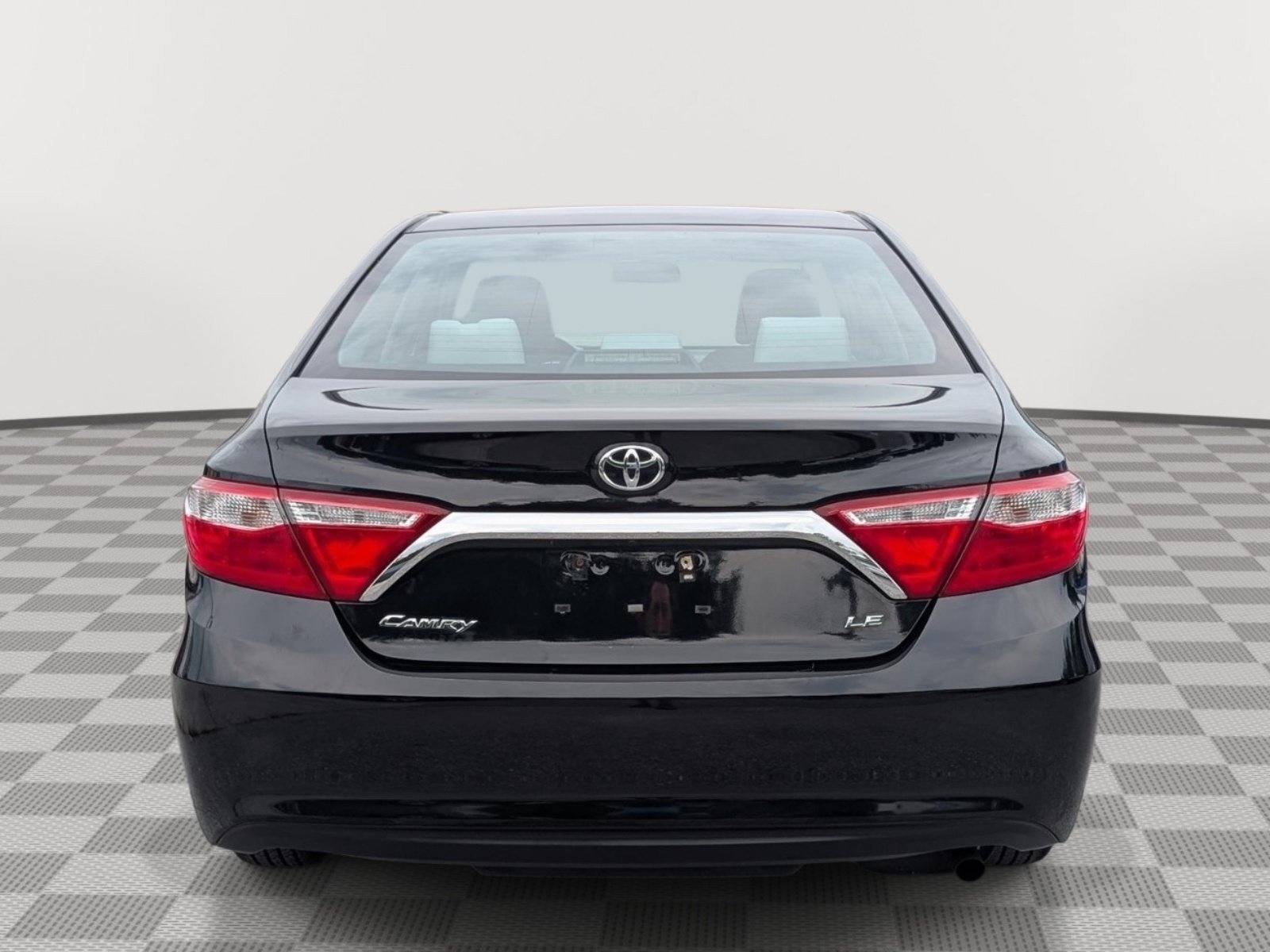 Used 2017 Toyota Camry LE FWD image 4