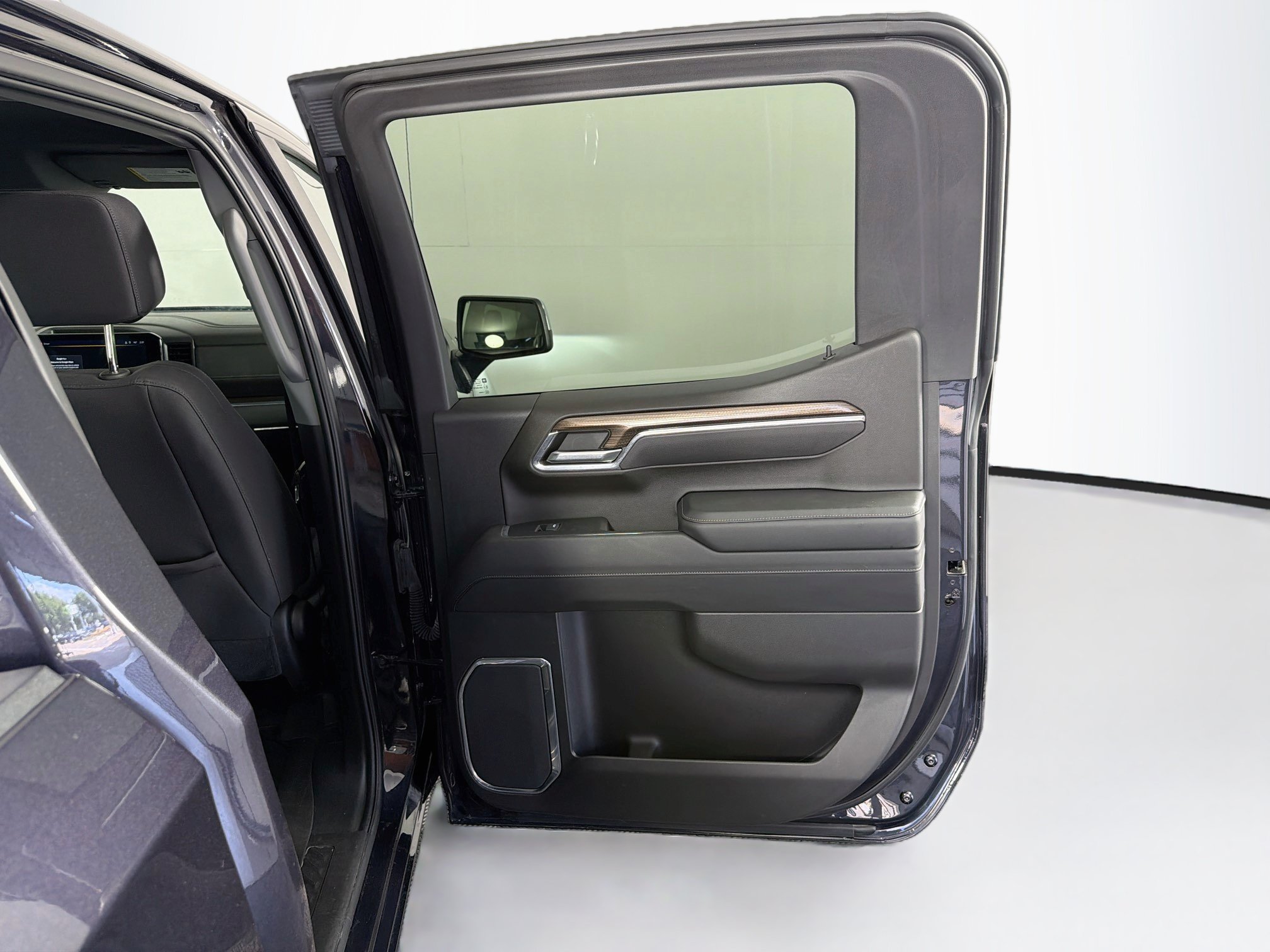 Used 2024 Chevrolet Silverado 1500 LT AWD/4WD image 30