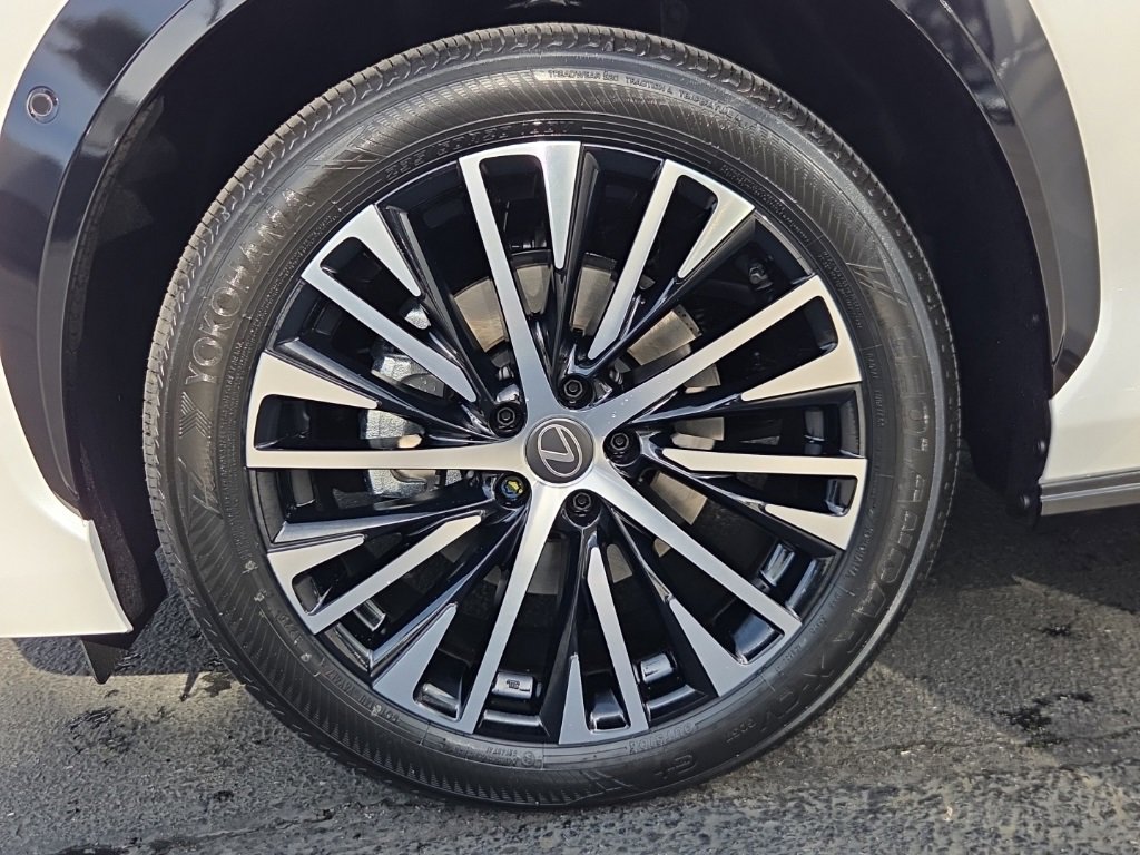 New 2026 Lexus RZ 450e AWD image 28