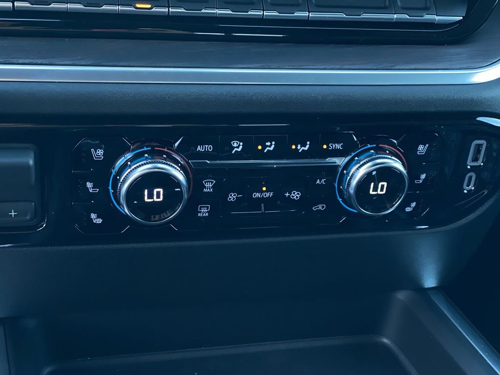 New 2026 GMC Sierra 3500 SLT w/ SLT Convenience Package image 23