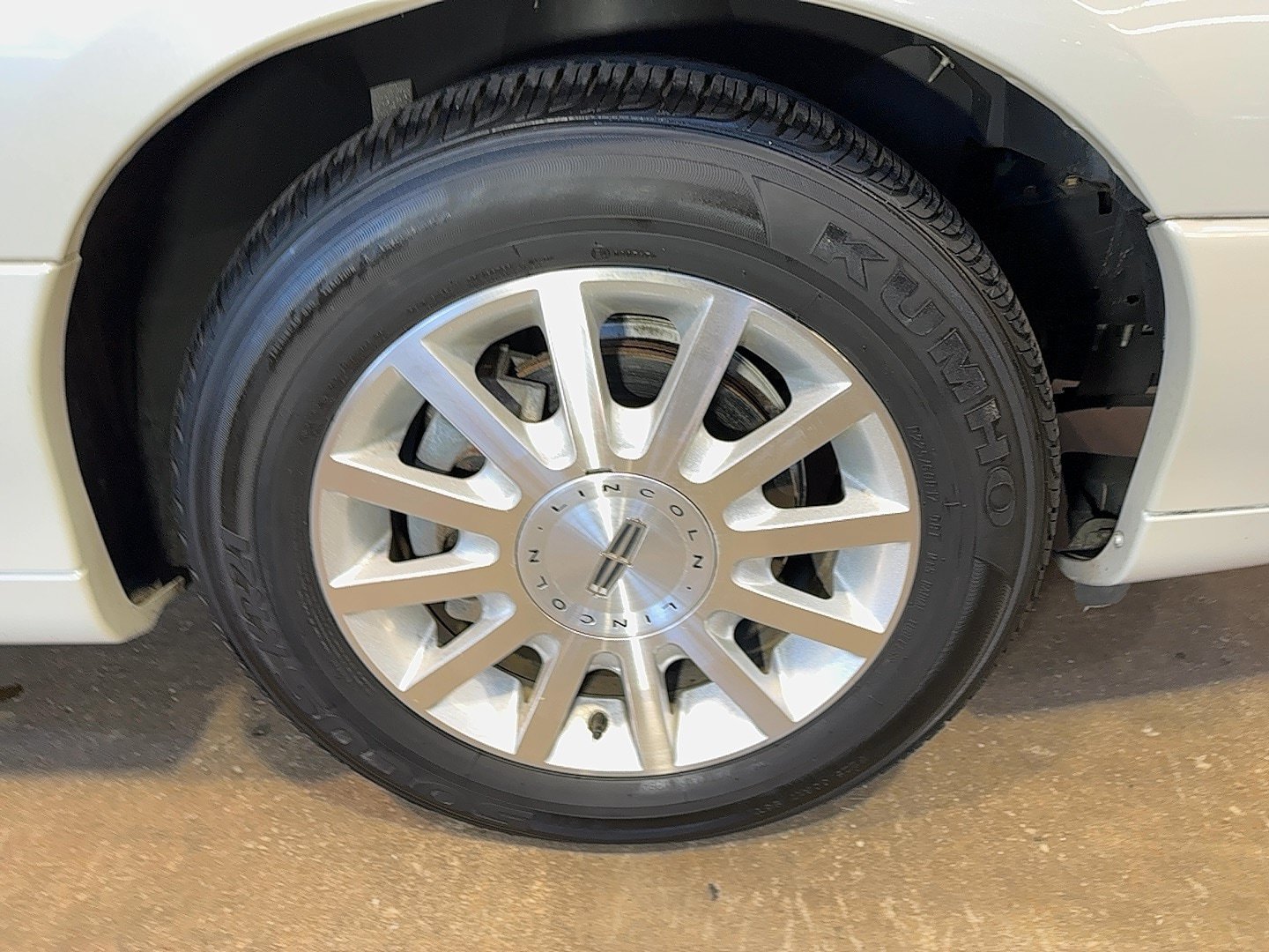 Used 2007 Lincoln Town Car Signature RWD image 99