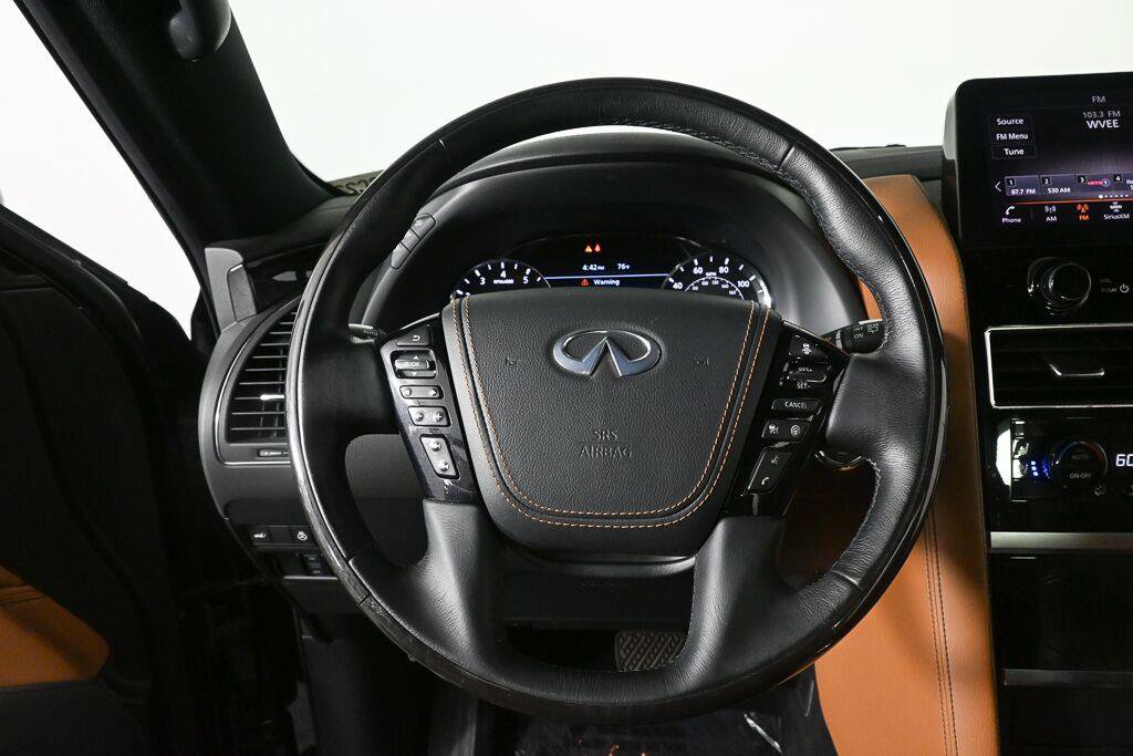 Used 2024 INFINITI QX80 Sensory AWD/4WD image 2