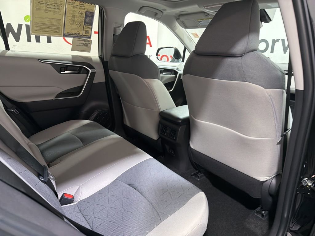Used 2025 Toyota RAV4 XLE image 14