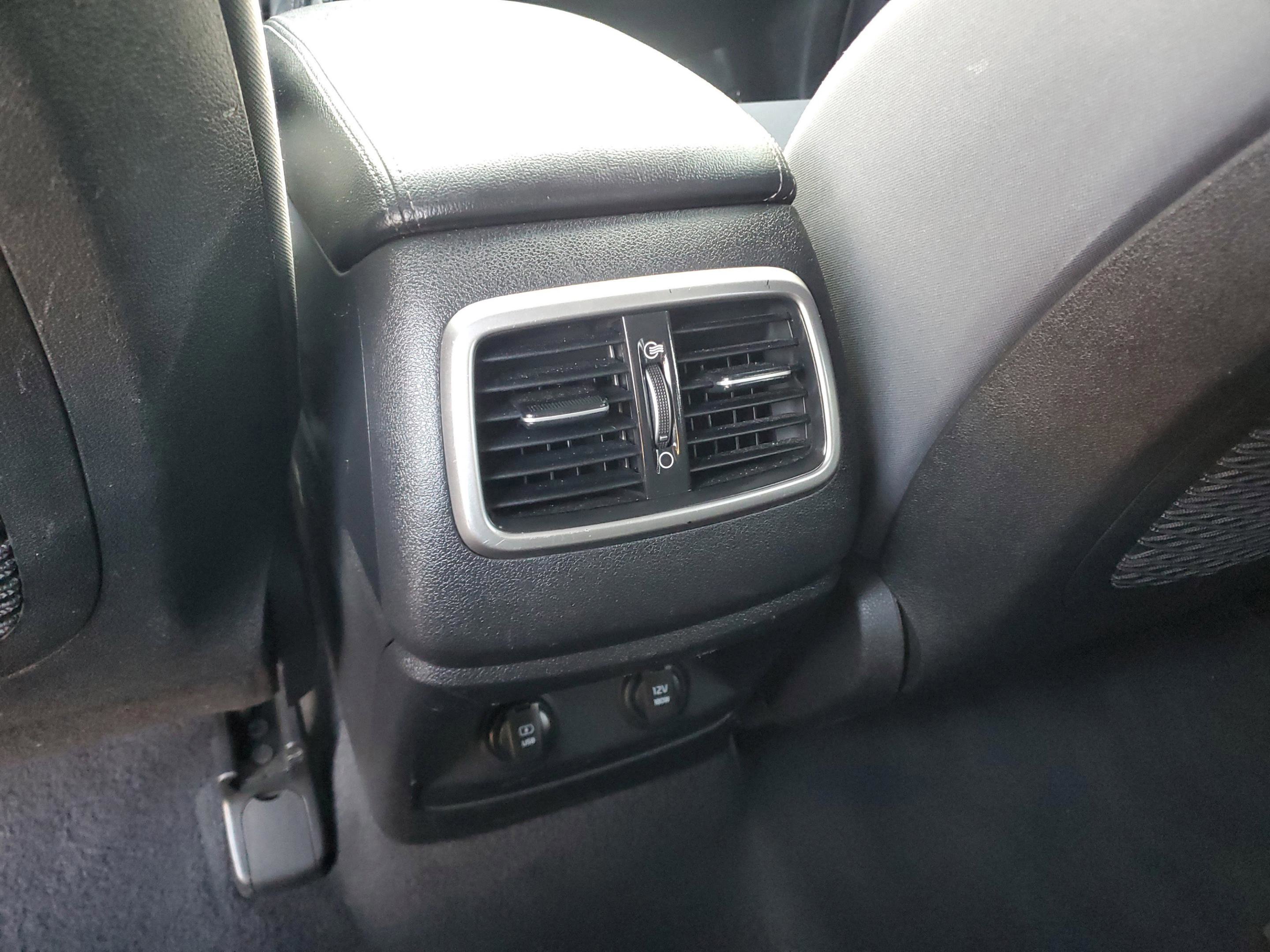 Used 2019 Kia Sorento LX image 13