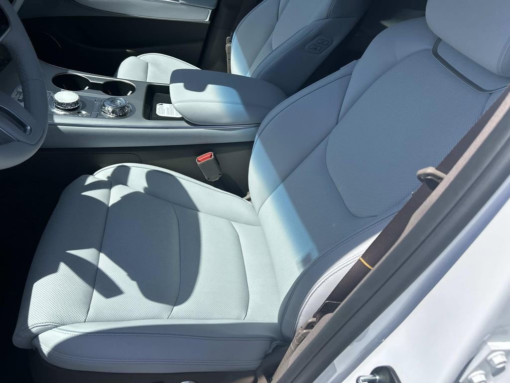 New 2026 Genesis GV70 2.5T Advanced image 15