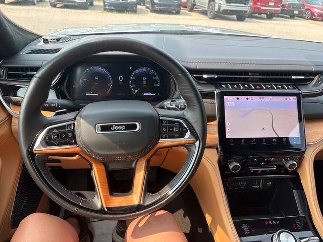 Used 2025 Jeep Grand Cherokee L Summit AWD/4WD image 10