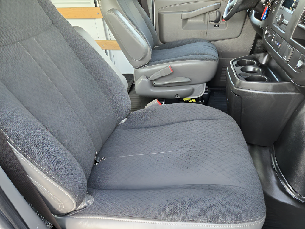 Used 2022 Chevrolet Express 2500 w/ Driver Convenience Package RWD image 13