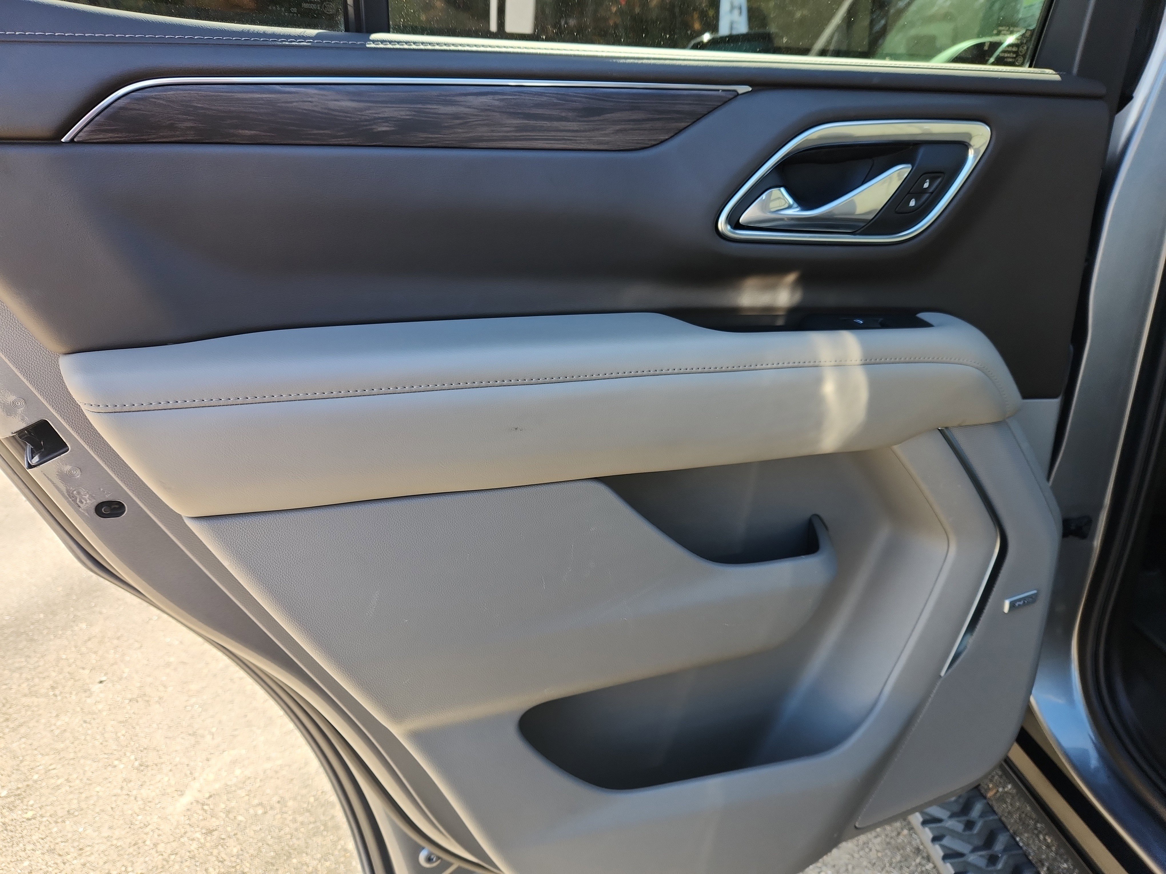 Used 2021 Chevrolet Tahoe Z71 w/ Z71 Signature Package image 42