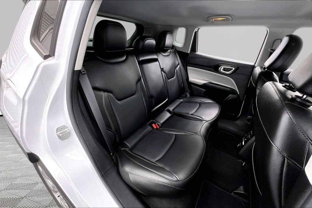 Used 2022 Jeep Compass Limited AWD/4WD image 27