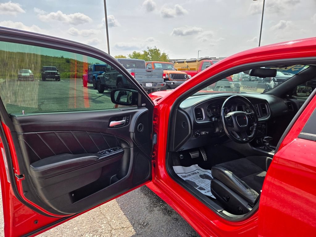 Used 2019 Dodge Charger R/T w/ Plus Group RWD image 13