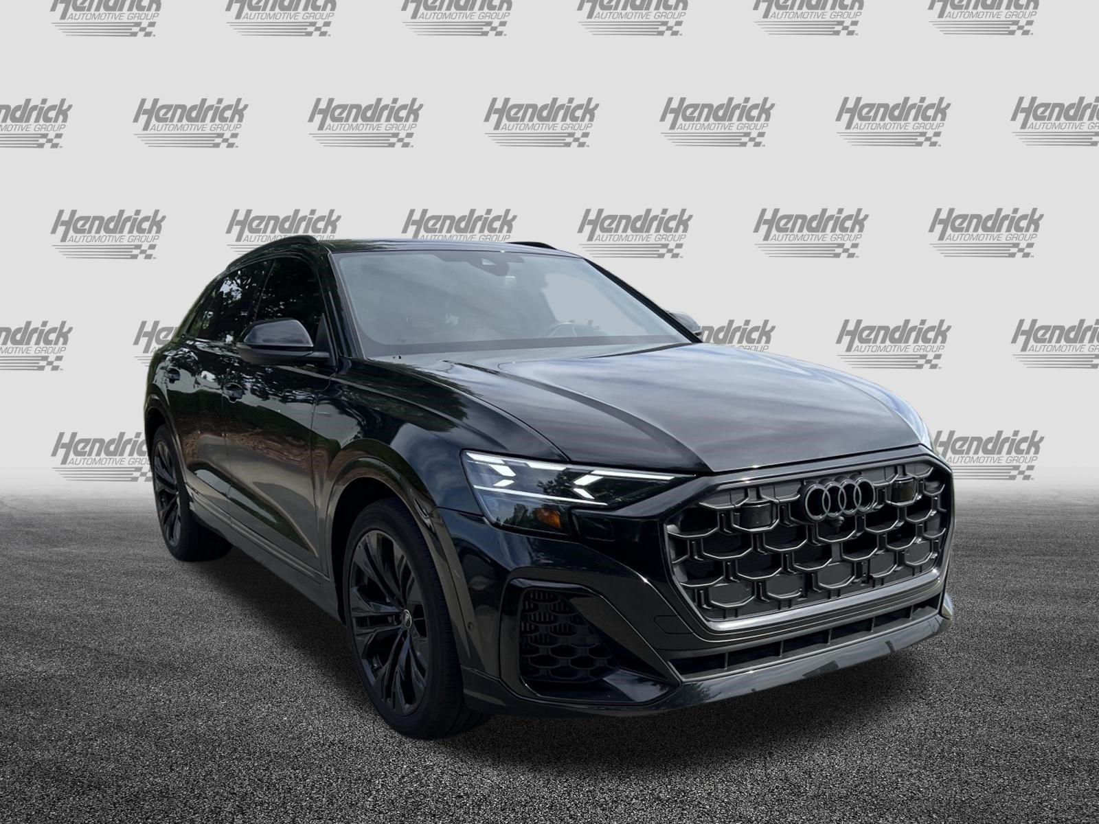 Used 2025 Audi Q8 Prestige AWD/4WD image 2