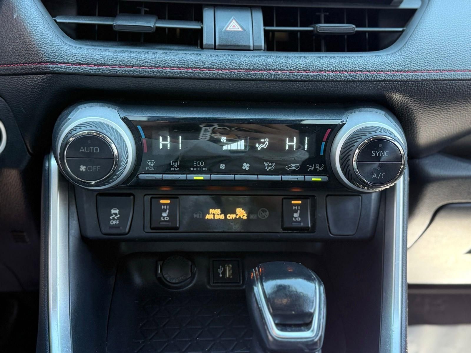 Used 2023 Toyota RAV4 SE w/ Weather & Moonroof Package image 60