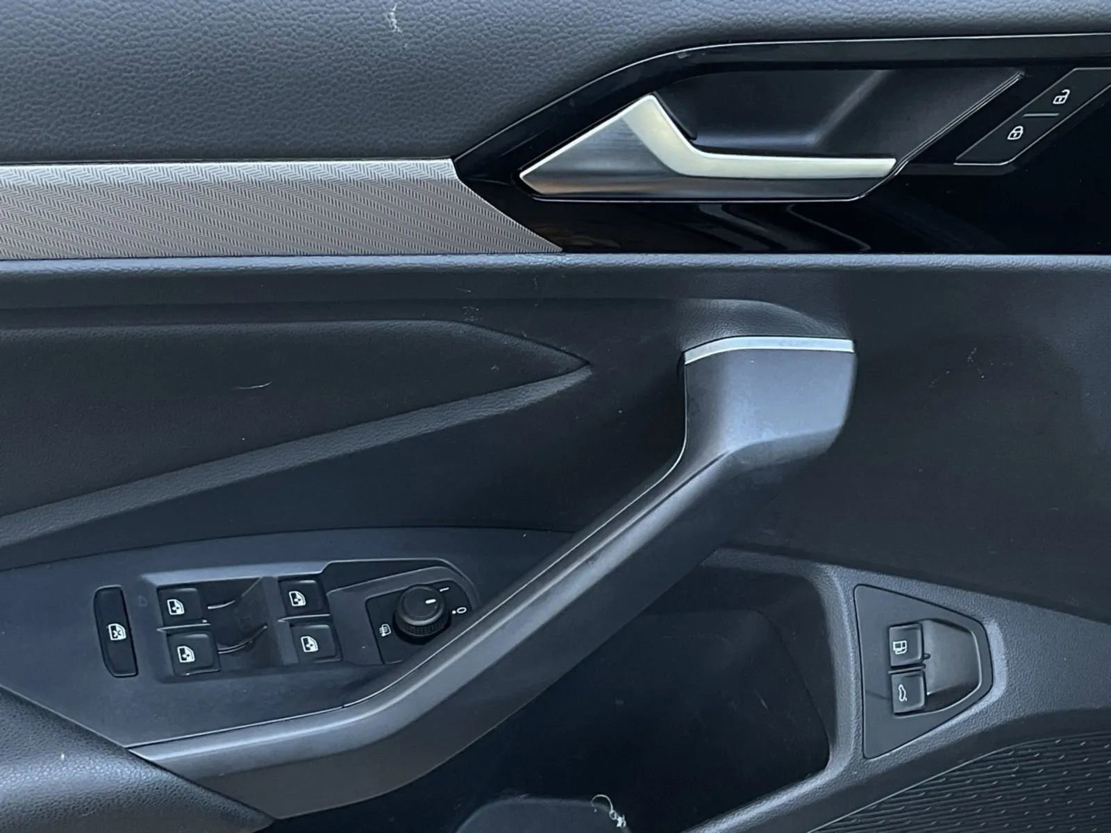 Used 2020 Volkswagen Jetta S image 30