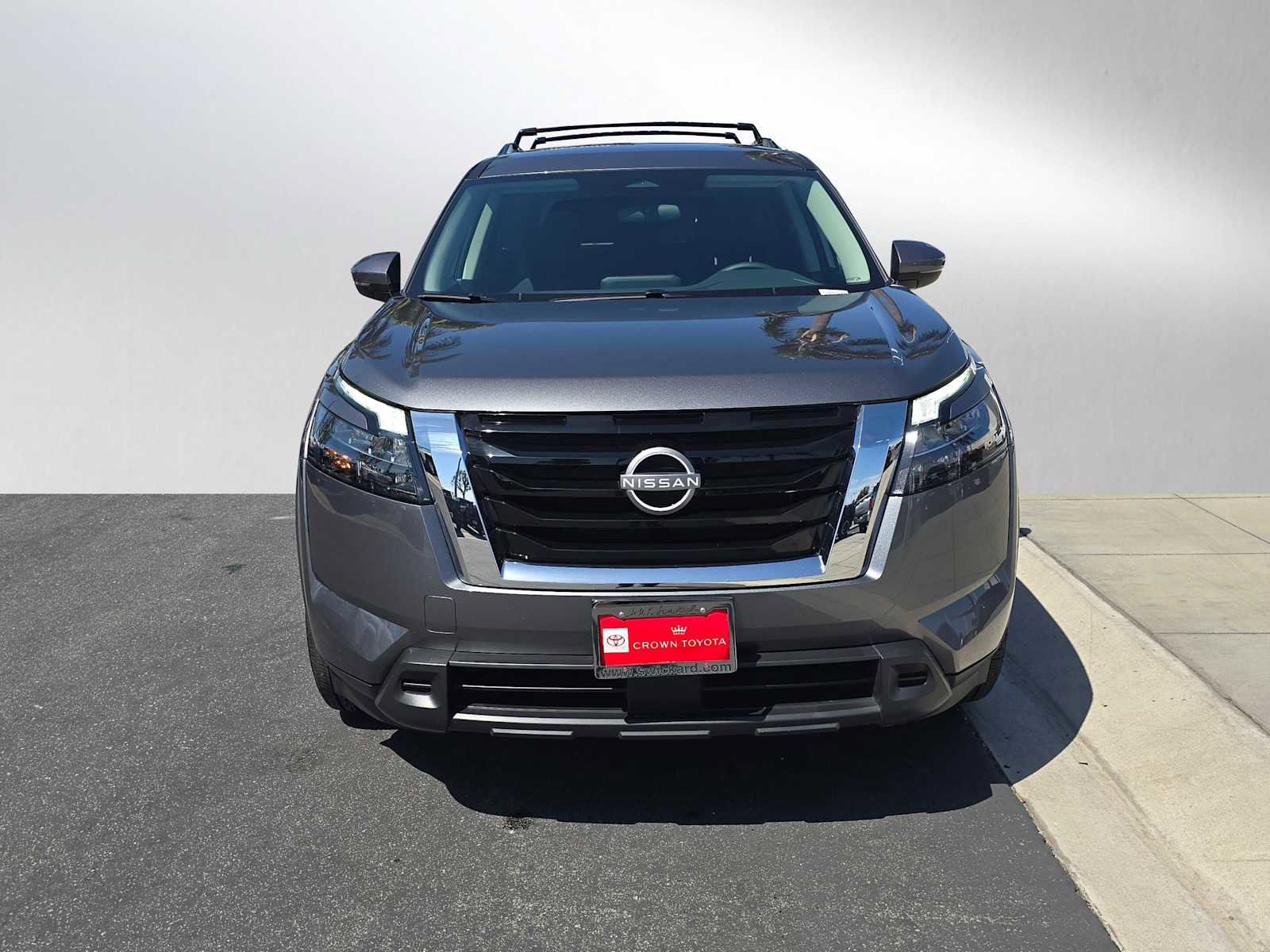 Used 2025 Nissan Pathfinder SV w/ Cargo Package FWD image 8