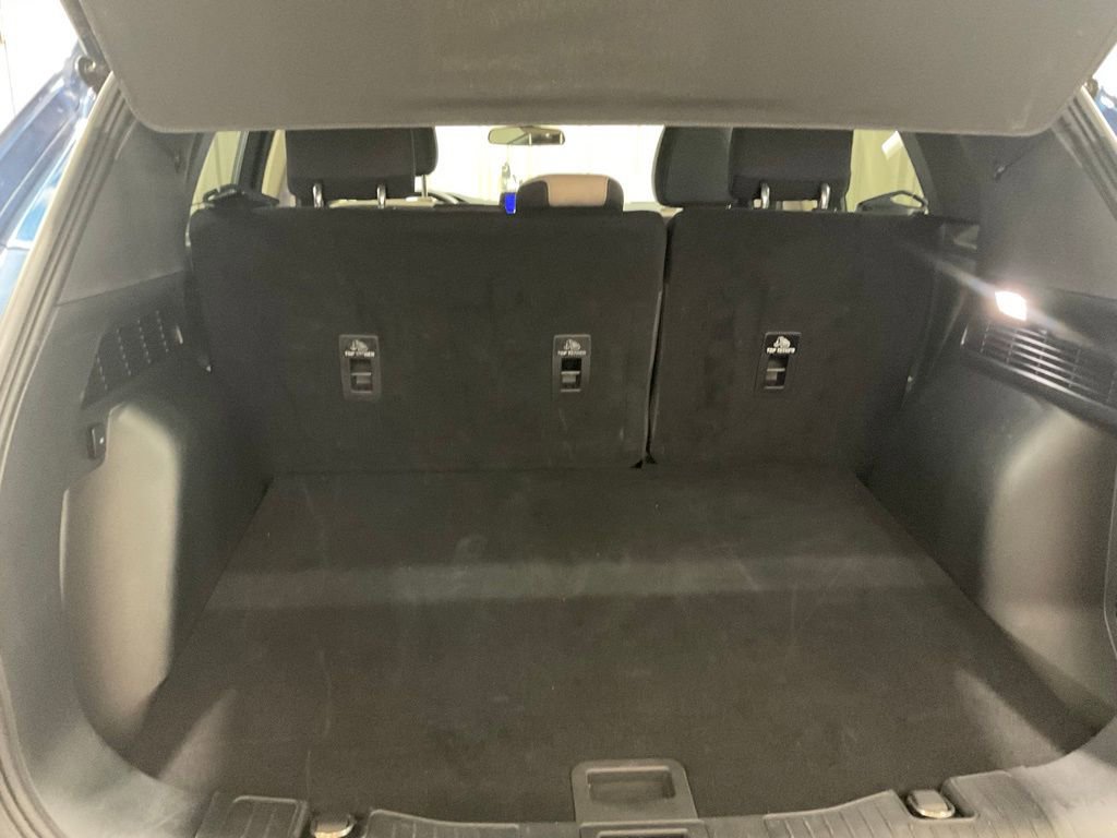 Used 2020 Ford Escape SE Sport image 27
