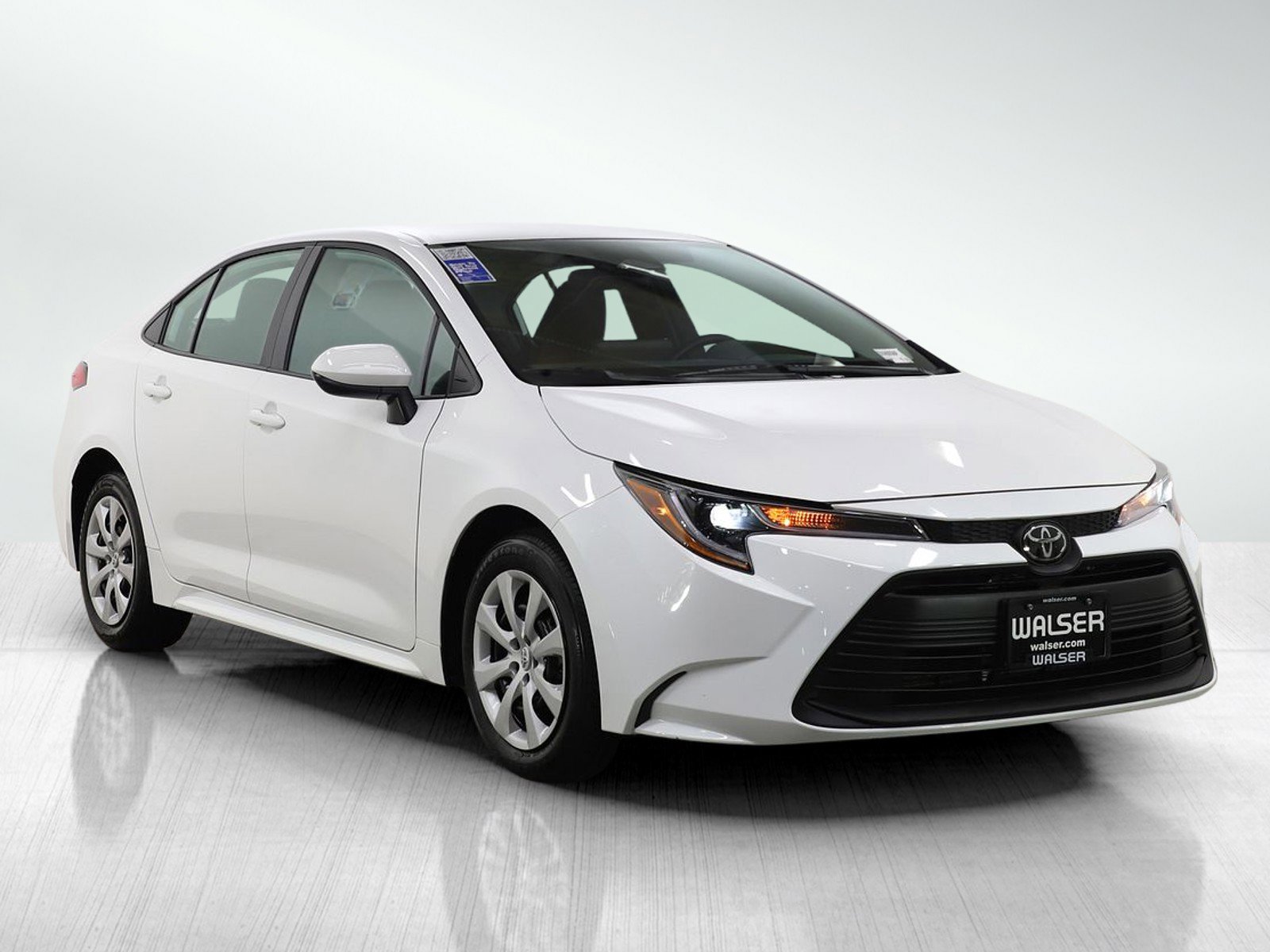 Used 2025 Toyota Corolla LE FWD image 7