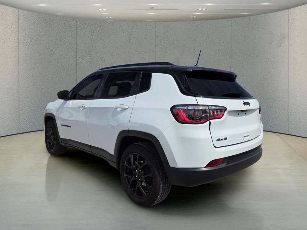 Used 2023 Jeep Compass Latitude w/ Convenience Group AWD/4WD image 7