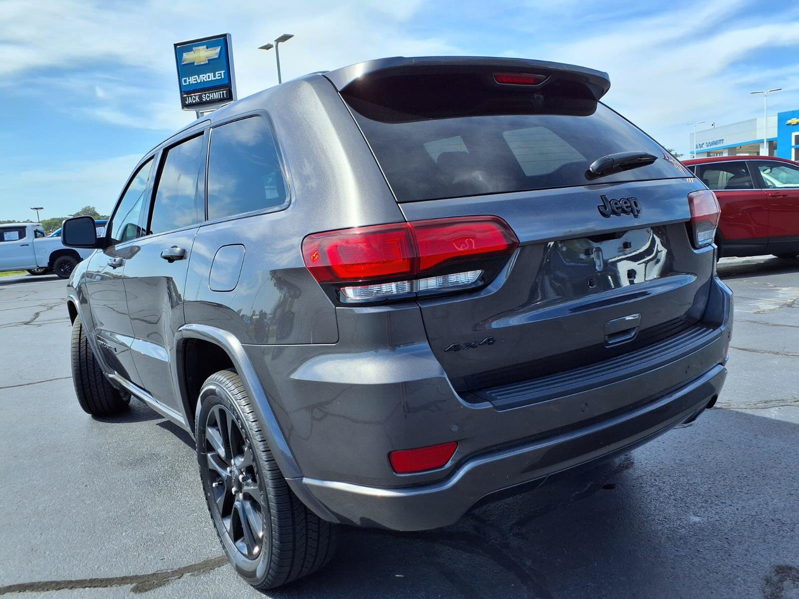 Used 2020 Jeep Grand Cherokee Altitude AWD/4WD image 33