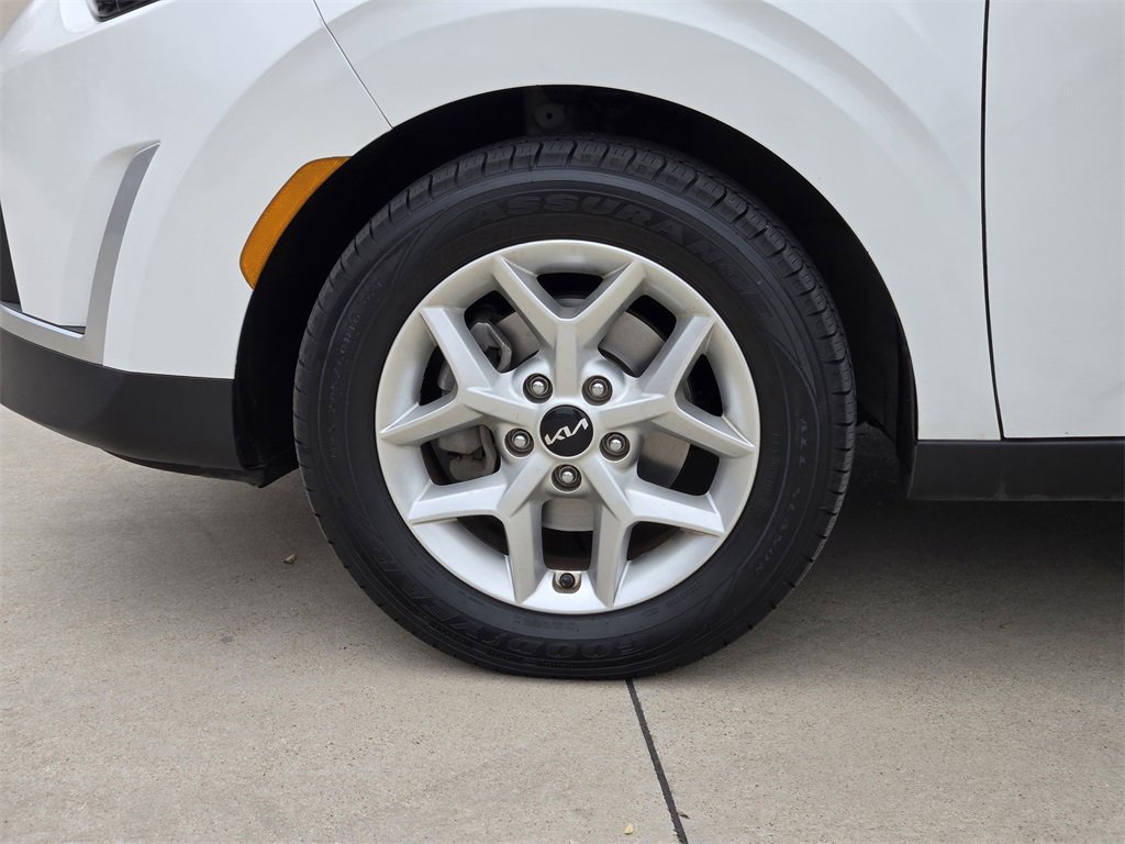 Certified 2023 Kia Soul LX w/ LX Technology Package image 17