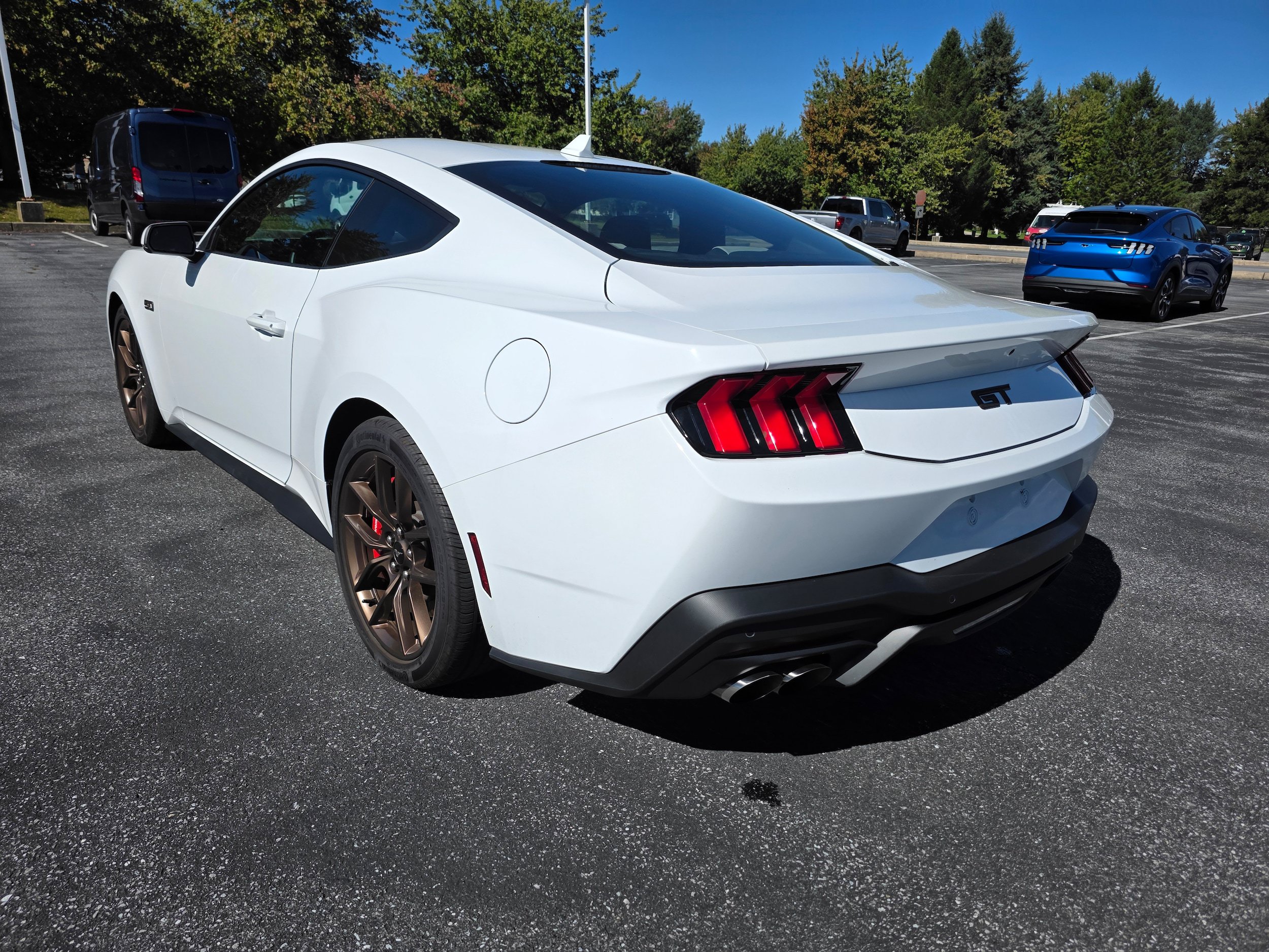 Used 2024 Ford Mustang GT Premium RWD image 3