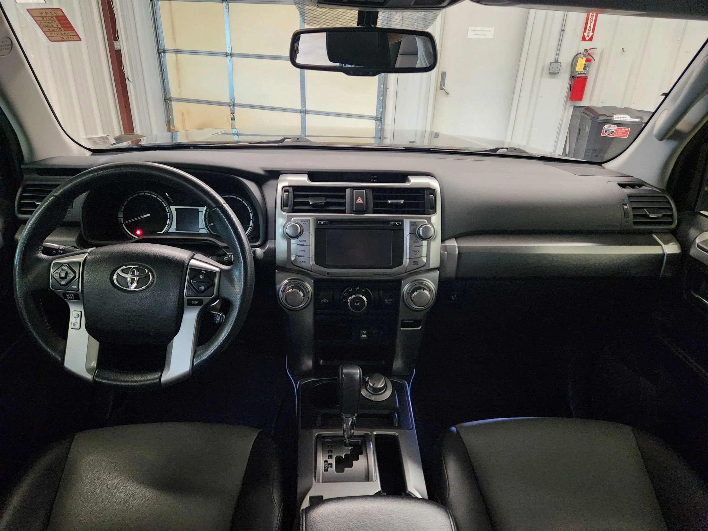 Used 2018 Toyota 4Runner SR5 Premium image 3