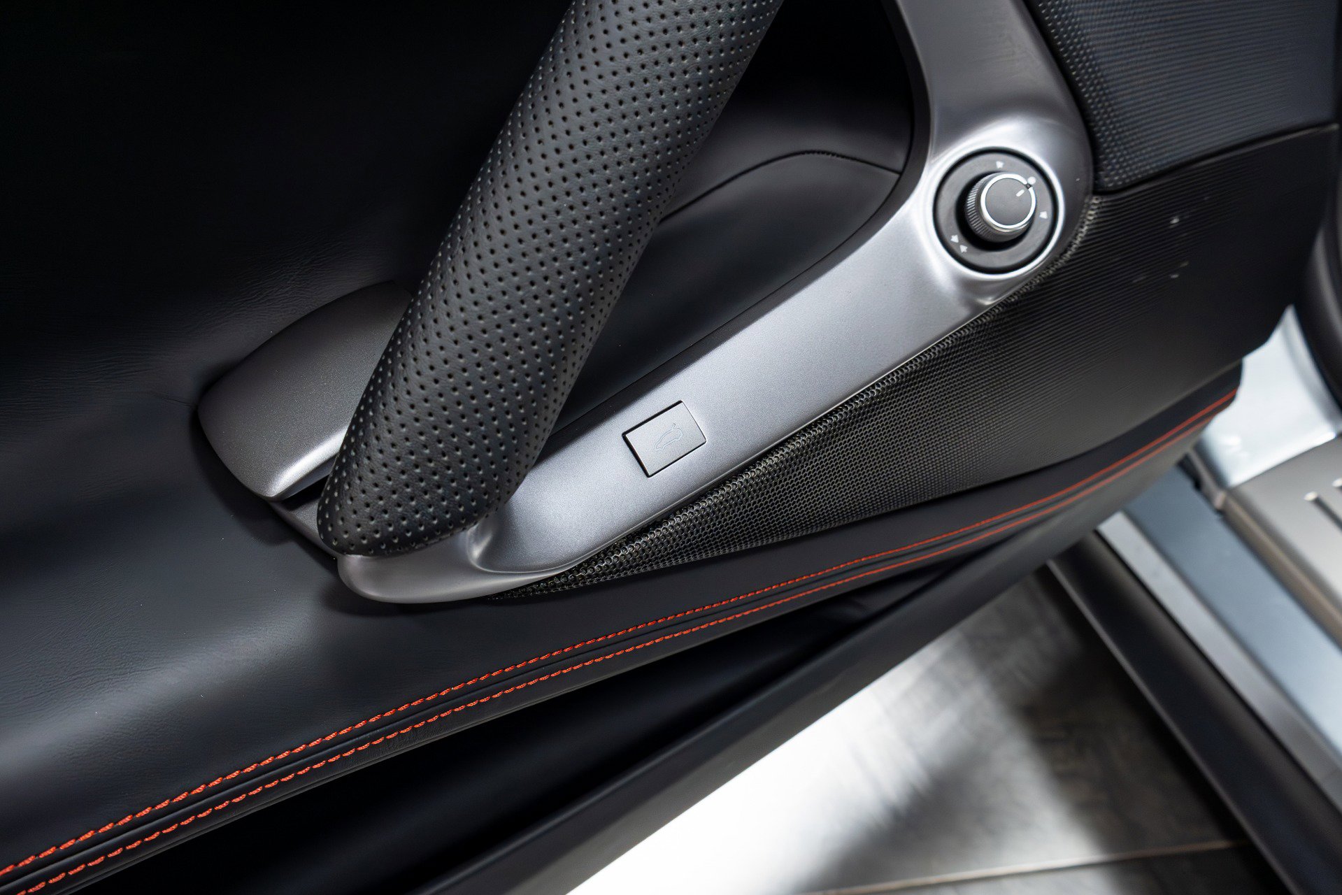 Used 2018 Ferrari 812 Superfast RWD image 59