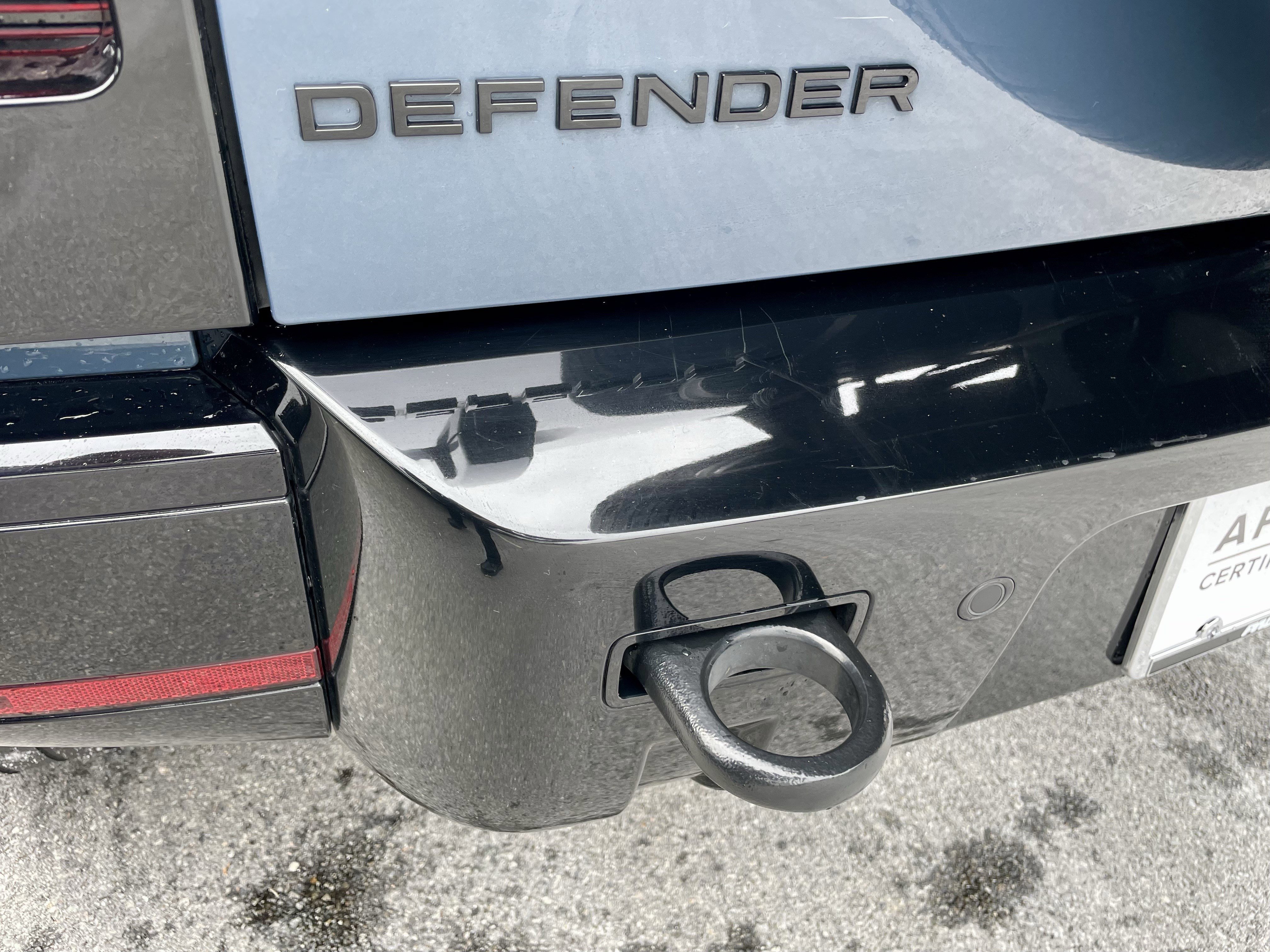 Certified 2024 Land Rover Defender 110 X-Dynamic SE image 33