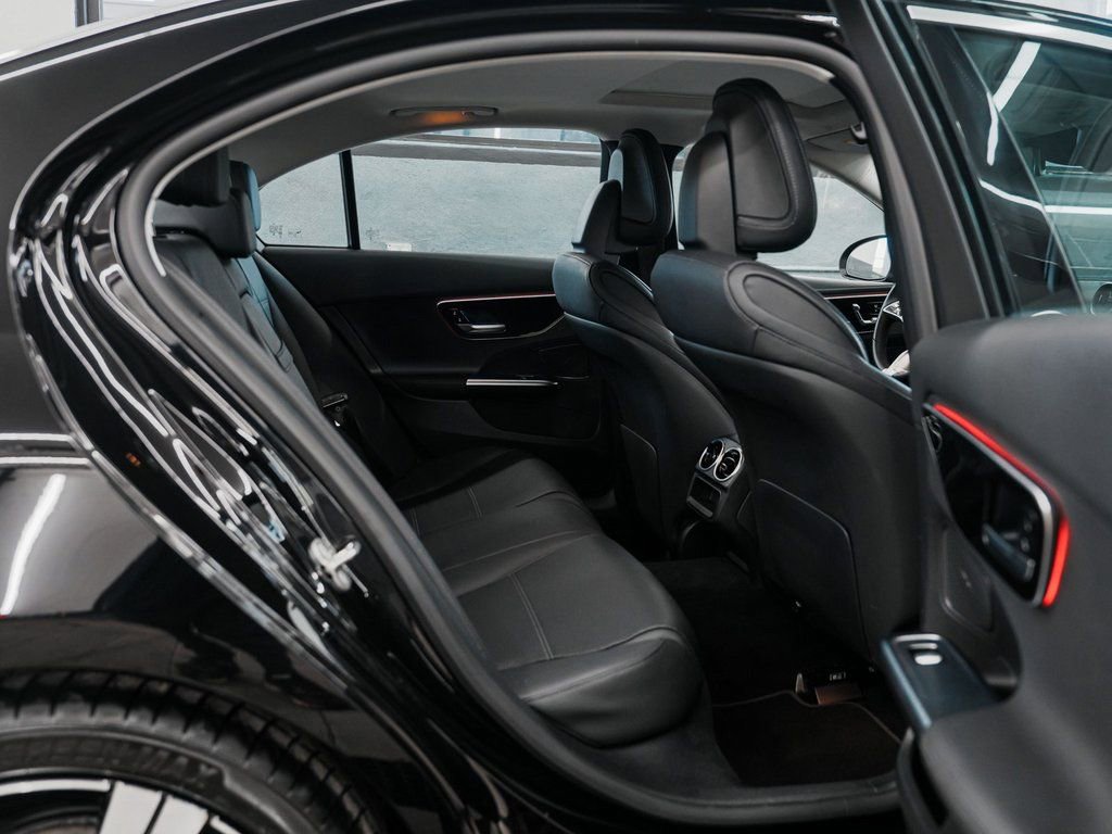 Used 2025 Mercedes-Benz C 300 4MATIC Sedan image 31