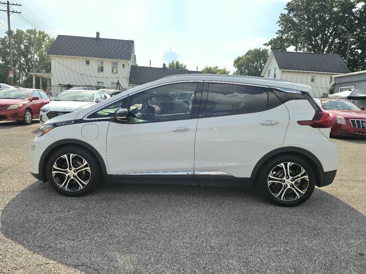 Used 2017 Chevrolet Bolt Premier w/ Driver Confidence II Package FWD image 8